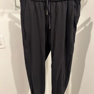 Lululemon women’s Black Jogger Pants